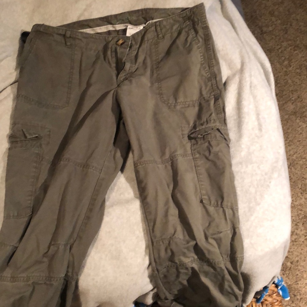 Dockers pants roll up or leave down